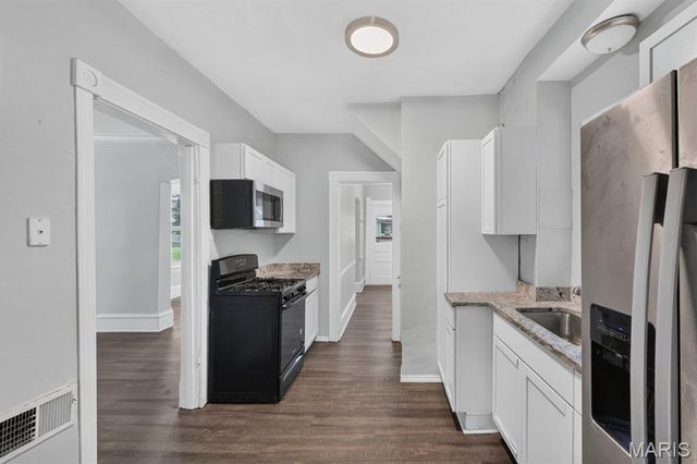 7403 Commonwealth Avenue, St Louis, MO 63143