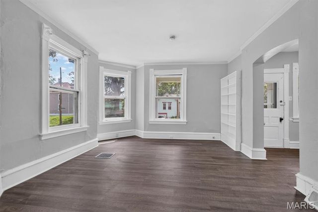 7403 Commonwealth Avenue, St Louis, MO 63143