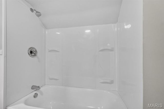 7403 Commonwealth Avenue, St Louis, MO 63143