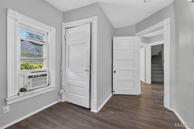 7403 Commonwealth Avenue, St Louis, MO 63143