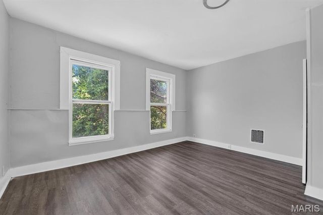 7403 Commonwealth Avenue, St Louis, MO 63143