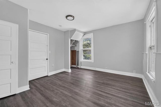 7403 Commonwealth Avenue, St Louis, MO 63143
