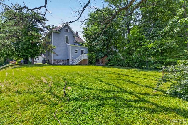 7403 Commonwealth Avenue, St Louis, MO 63143