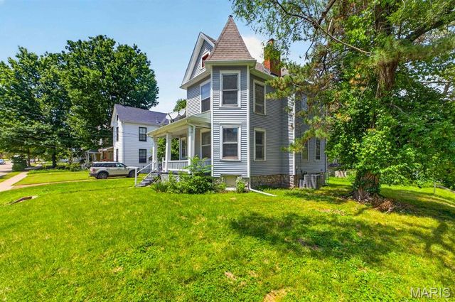 7403 Commonwealth Avenue, St Louis, MO 63143