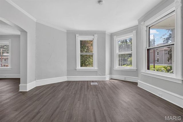 7403 Commonwealth Avenue, St Louis, MO 63143