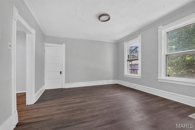 7403 Commonwealth Avenue, St Louis, MO 63143