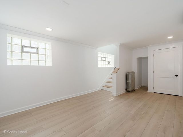 2138 W Cornelia Avenue 1, Chicago, IL 60618