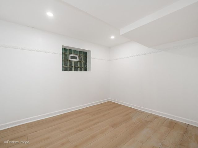 2138 W Cornelia Avenue 1, Chicago, IL 60618
