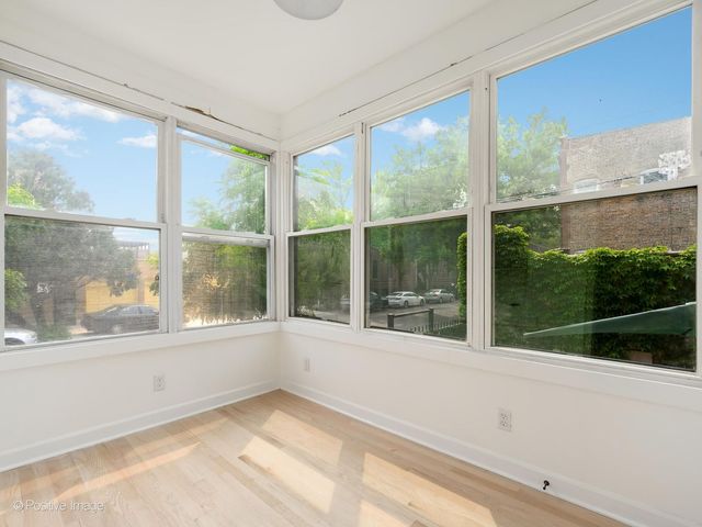 2138 W Cornelia Avenue 1, Chicago, IL 60618