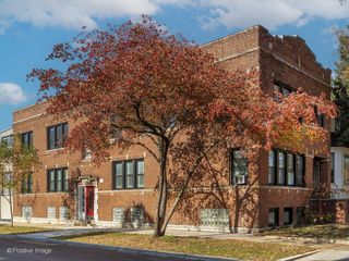 2138 W Cornelia Avenue 1, Chicago, IL 60618