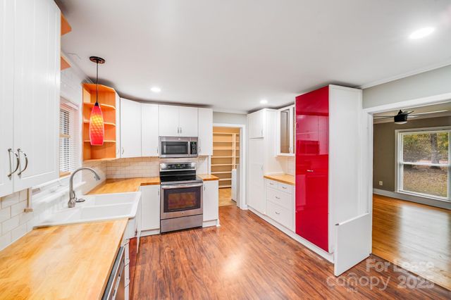 5600 Riviere Drive, Charlotte, NC 28211