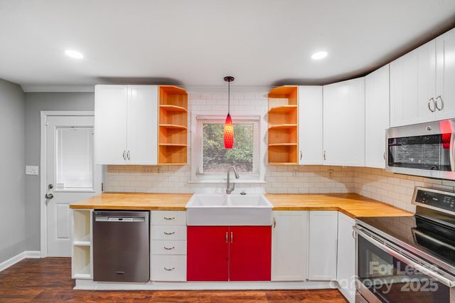 5600 Riviere Drive, Charlotte, NC 28211