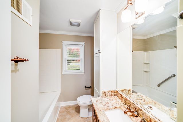 5600 Riviere Drive, Charlotte, NC 28211