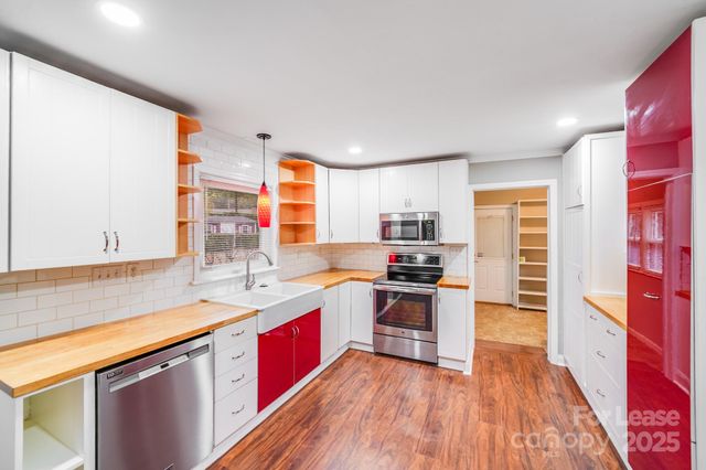 5600 Riviere Drive, Charlotte, NC 28211