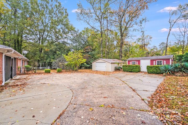 5600 Riviere Drive, Charlotte, NC 28211