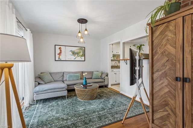 12 Autumn E, Williamsburg, VA 23188