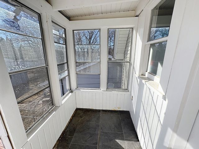 2748 11th Avenue C, Moline, IL 61265