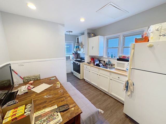 2748 11th Avenue C, Moline, IL 61265