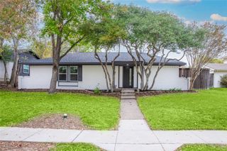 725 Middle Glen Drive, Garland, TX 75043