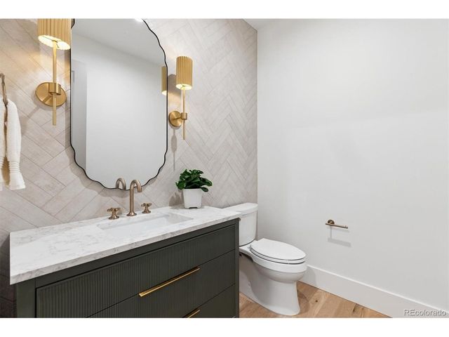 801 S Medea Way, Denver, CO 80209