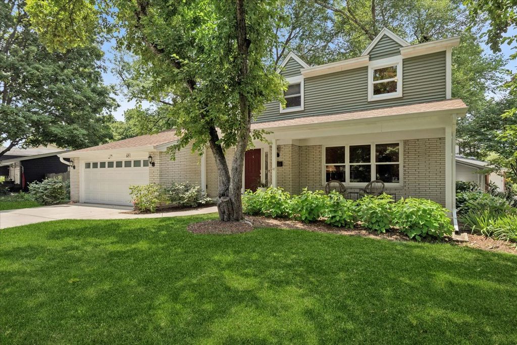 619 Dawes Street, Libertyville, IL 60048