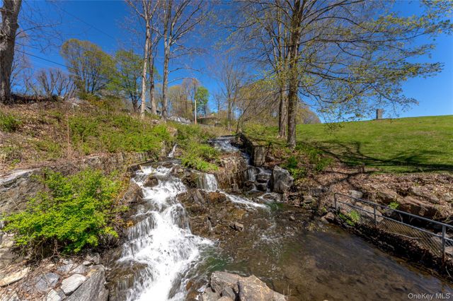 10 Waterford Road, Patterson, NY 12563