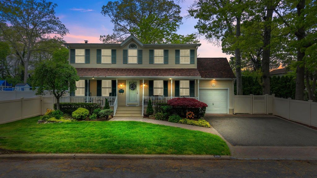 1620 East Drive, Merrick, NY 11566