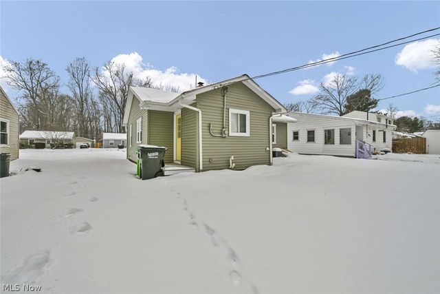 359 Dellwood Road, Avon Lake, OH 44012