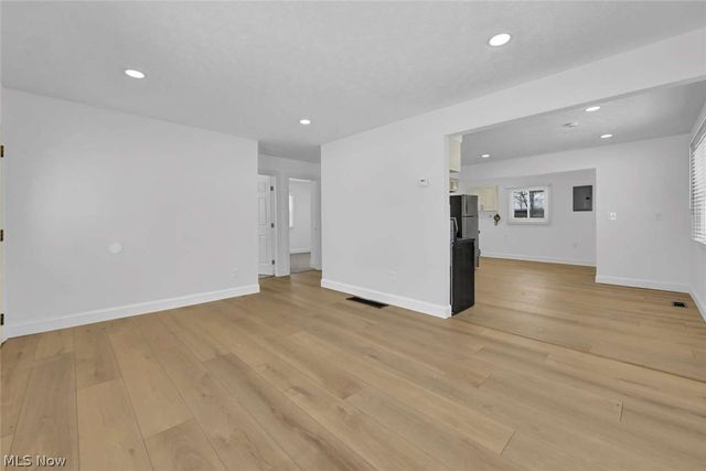 359 Dellwood Road, Avon Lake, OH 44012