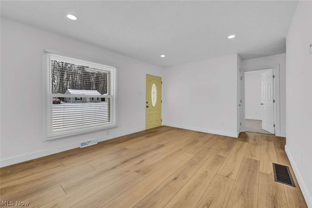 359 Dellwood Road, Avon Lake, OH 44012