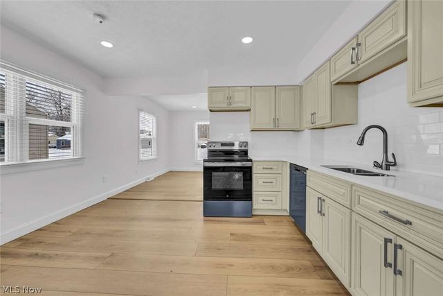 359 Dellwood Road, Avon Lake, OH 44012