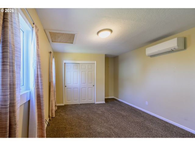1144 JUNIPER St, Junction City, OR 97448