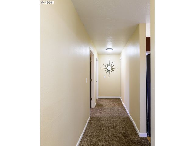 1144 JUNIPER St, Junction City, OR 97448