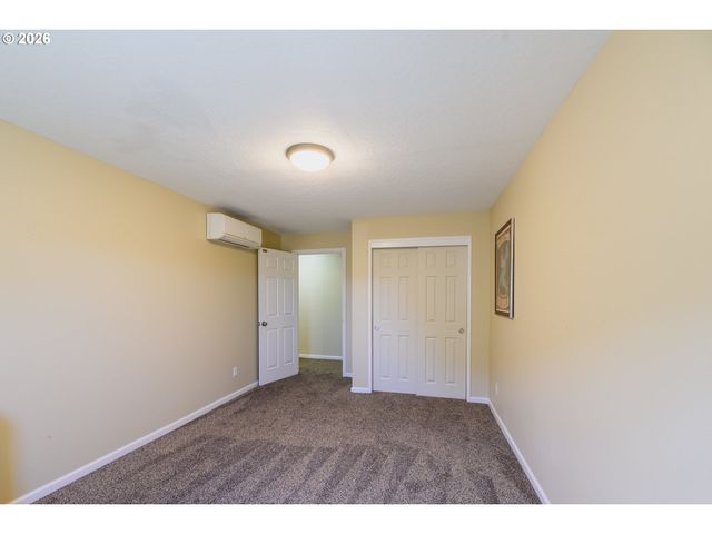 1144 JUNIPER St, Junction City, OR 97448
