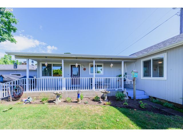 1144 JUNIPER St, Junction City, OR 97448