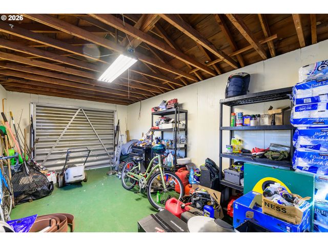 1144 JUNIPER St, Junction City, OR 97448