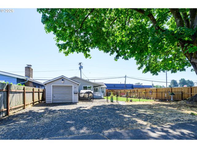 1144 JUNIPER St, Junction City, OR 97448