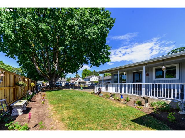 1144 JUNIPER St, Junction City, OR 97448