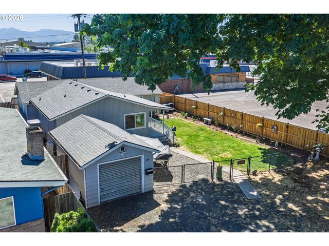1144 JUNIPER St, Junction City, OR 97448