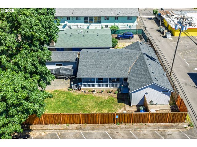 1144 JUNIPER St, Junction City, OR 97448