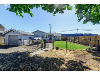 1144 JUNIPER St, Junction City, OR 97448