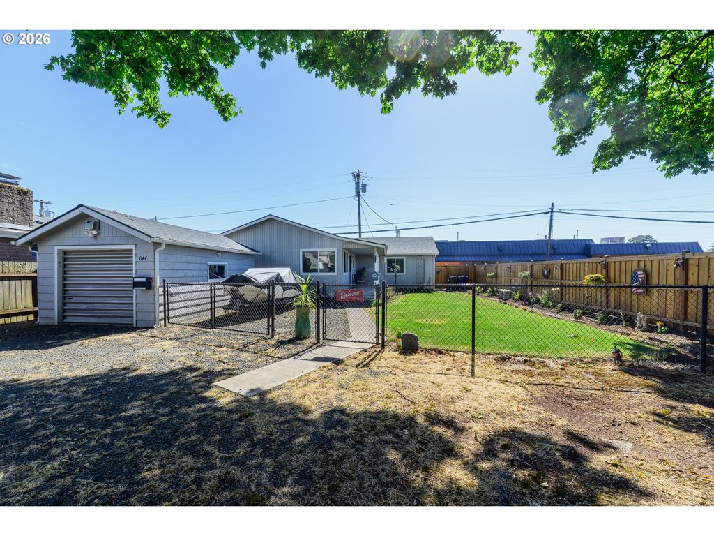 1144 JUNIPER St, Junction City, OR 97448