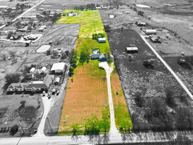 3873 Lois Road E, Sanger, TX 76266