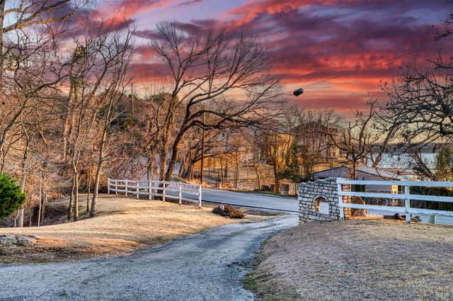 920 E Lake Drive, Willow Park, TX 76087