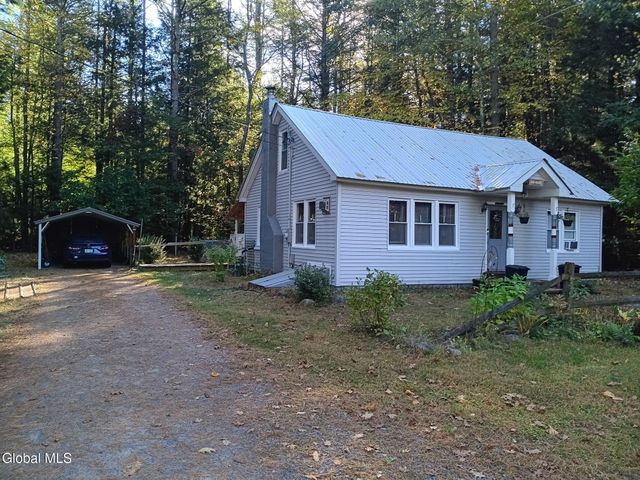 6144 St Rt 9N, Corinth, NY 12822