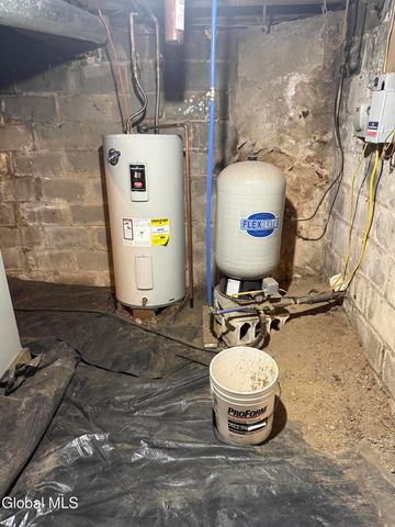 6144 St Rt 9N, Corinth, NY 12822