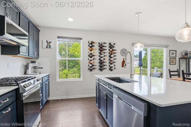 6134 Fieldstone Circle, South Lyon, MI 48178