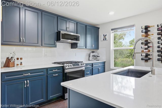 6134 Fieldstone Circle, South Lyon, MI 48178