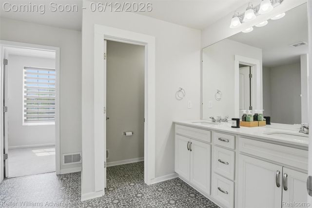 6134 Fieldstone Circle, South Lyon, MI 48178
