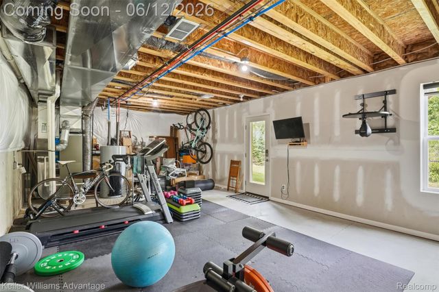 6134 Fieldstone Circle, South Lyon, MI 48178